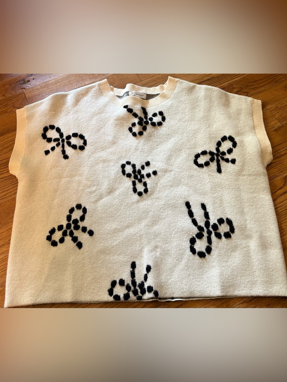 Blu Pepper Bow Pattern Sweater, Size L, NWT